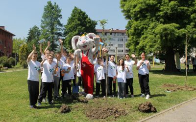 LUKAVAC CEMENT: ÚJ FÁK AZ 50. ÉVFORDULÓ ÉS A KÖRNYEZETVÉDELEM VILÁGNAPJA ALKALMÁBÓL