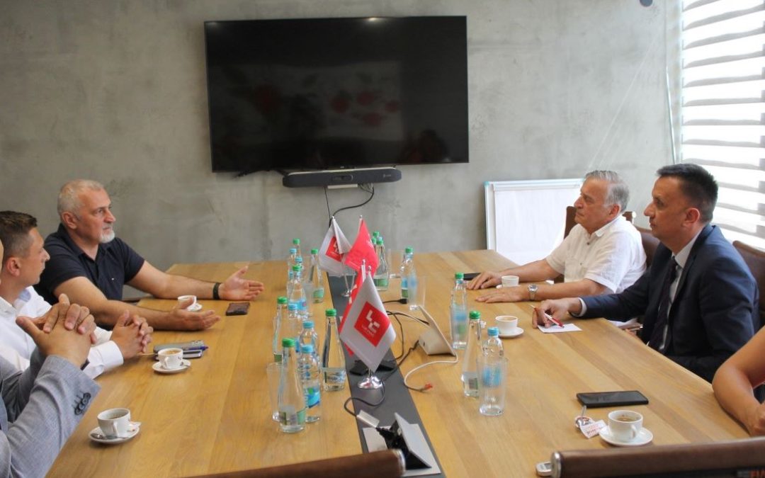 FEDERALNI MINISTAR LAKIĆ POSJETIO LUKAVAC CEMENT